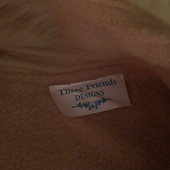 50% off Three Friends Design Boutique cape - Picture 2 of 4